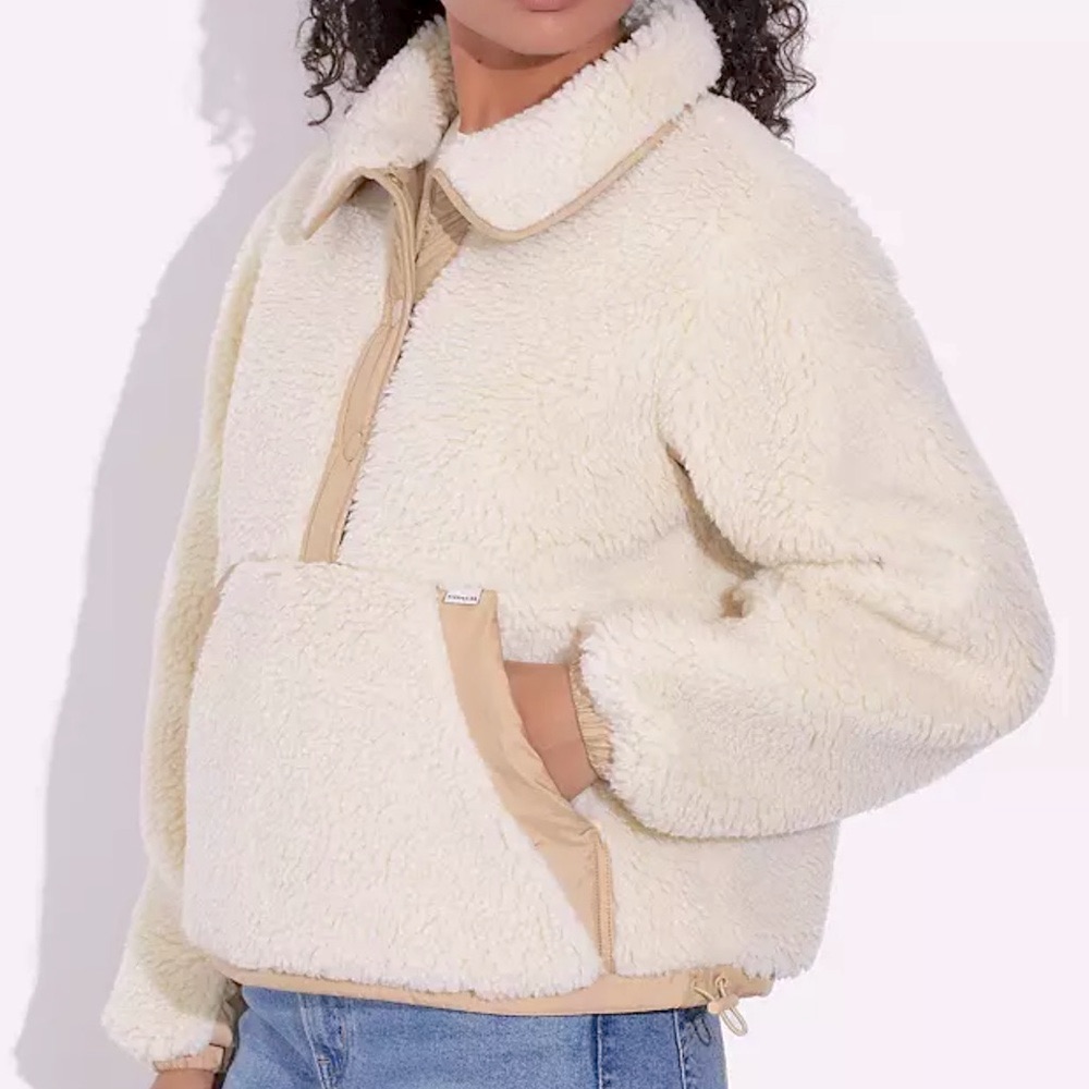 Coach Sherpa Pull Over In Recycled Polyester Sz Medium Cream & Tan With Pockets.